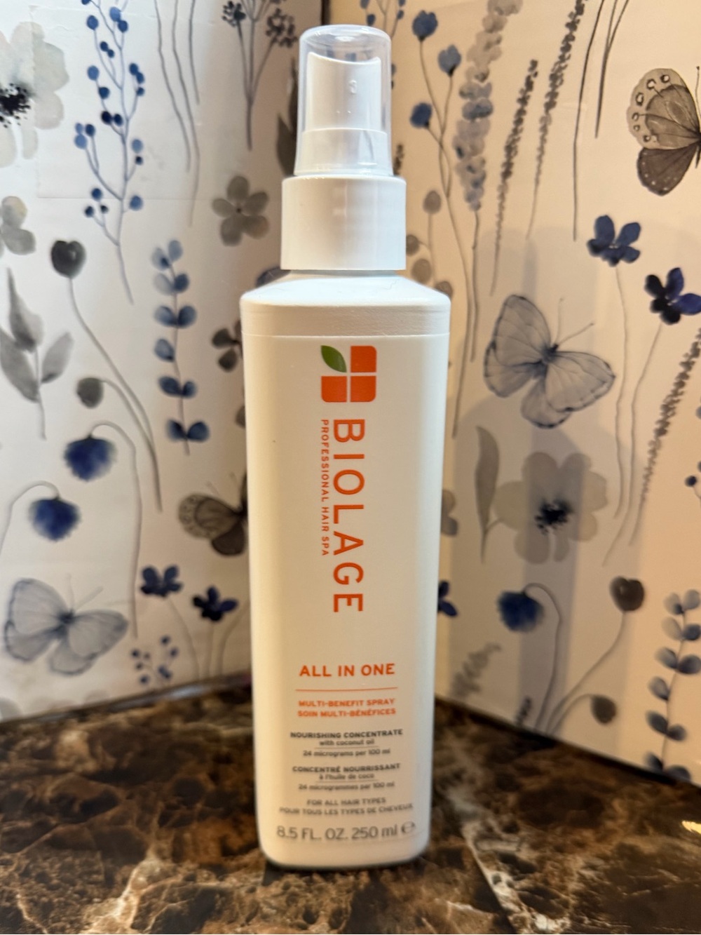 BIOLAGE ALL IN ONE Multi-Benefit Nourishing Concentrate Spray 8.5oz